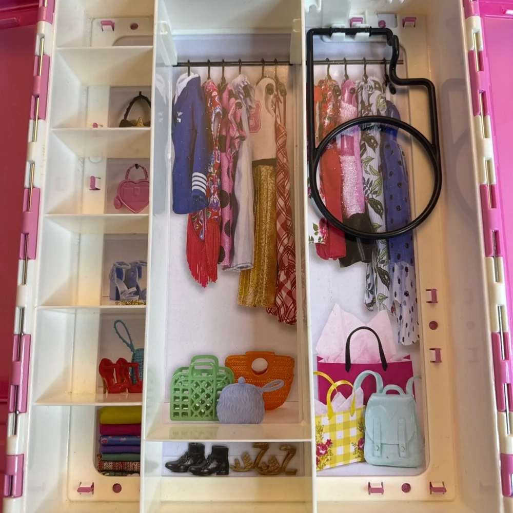 Mattel Barbie Fashion Closet in Pink